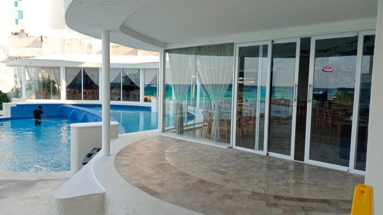 Beachfront Studio With Ocean View Cancun Exterior photo