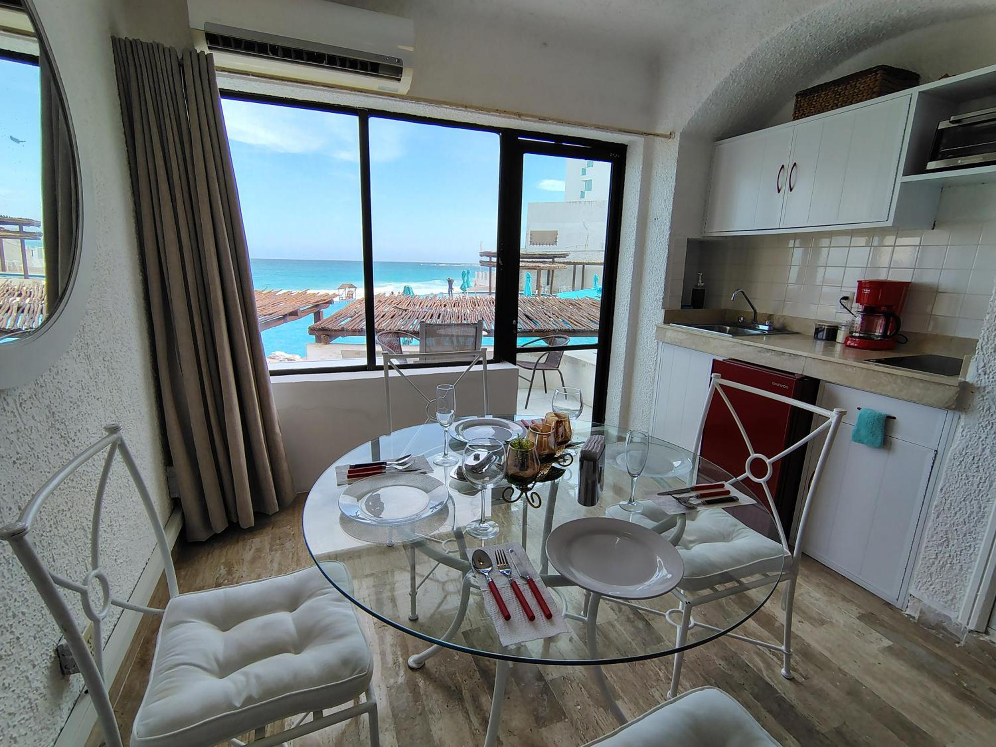 Beachfront Studio With Ocean View Cancun Exterior photo