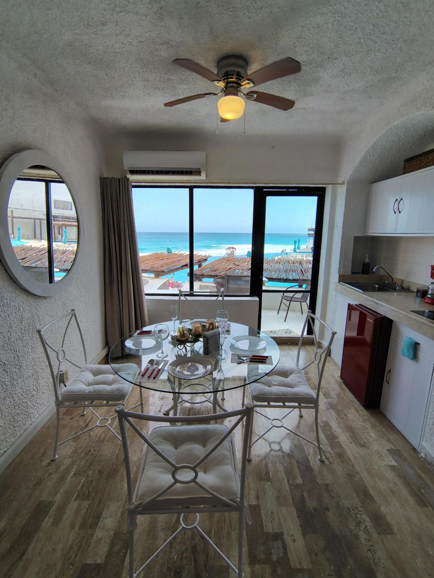Beachfront Studio With Ocean View Cancun Exterior photo